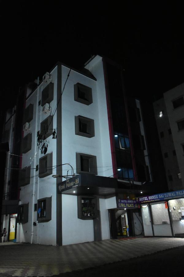 Hotel Temple Sai Shirdi Ngoại thất bức ảnh