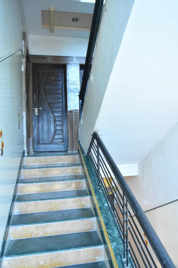Hotel Temple Sai Shirdi Ngoại thất bức ảnh