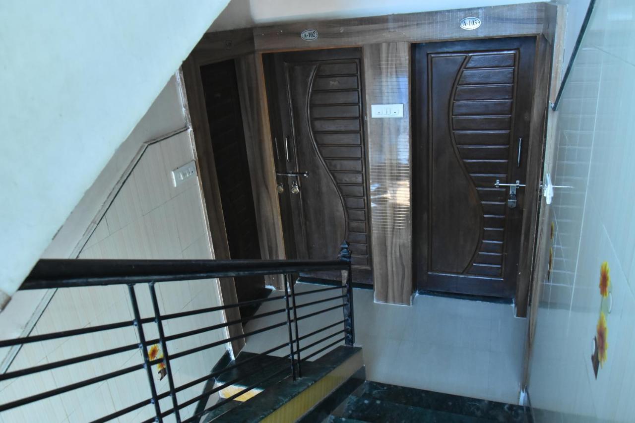 Hotel Temple Sai Shirdi Ngoại thất bức ảnh