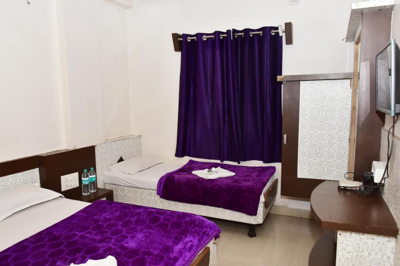 Hotel Temple Sai Shirdi Ngoại thất bức ảnh