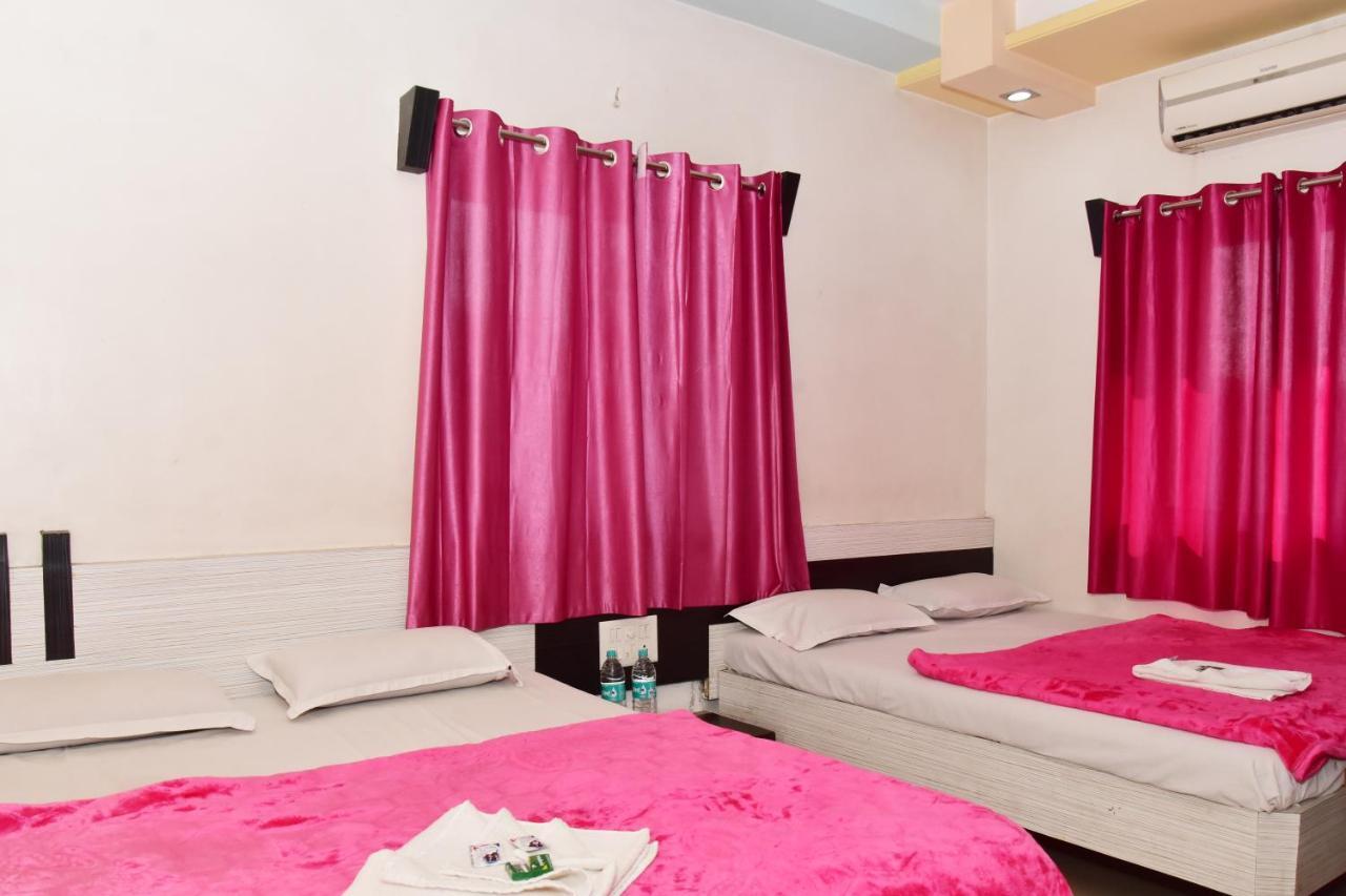 Hotel Temple Sai Shirdi Ngoại thất bức ảnh