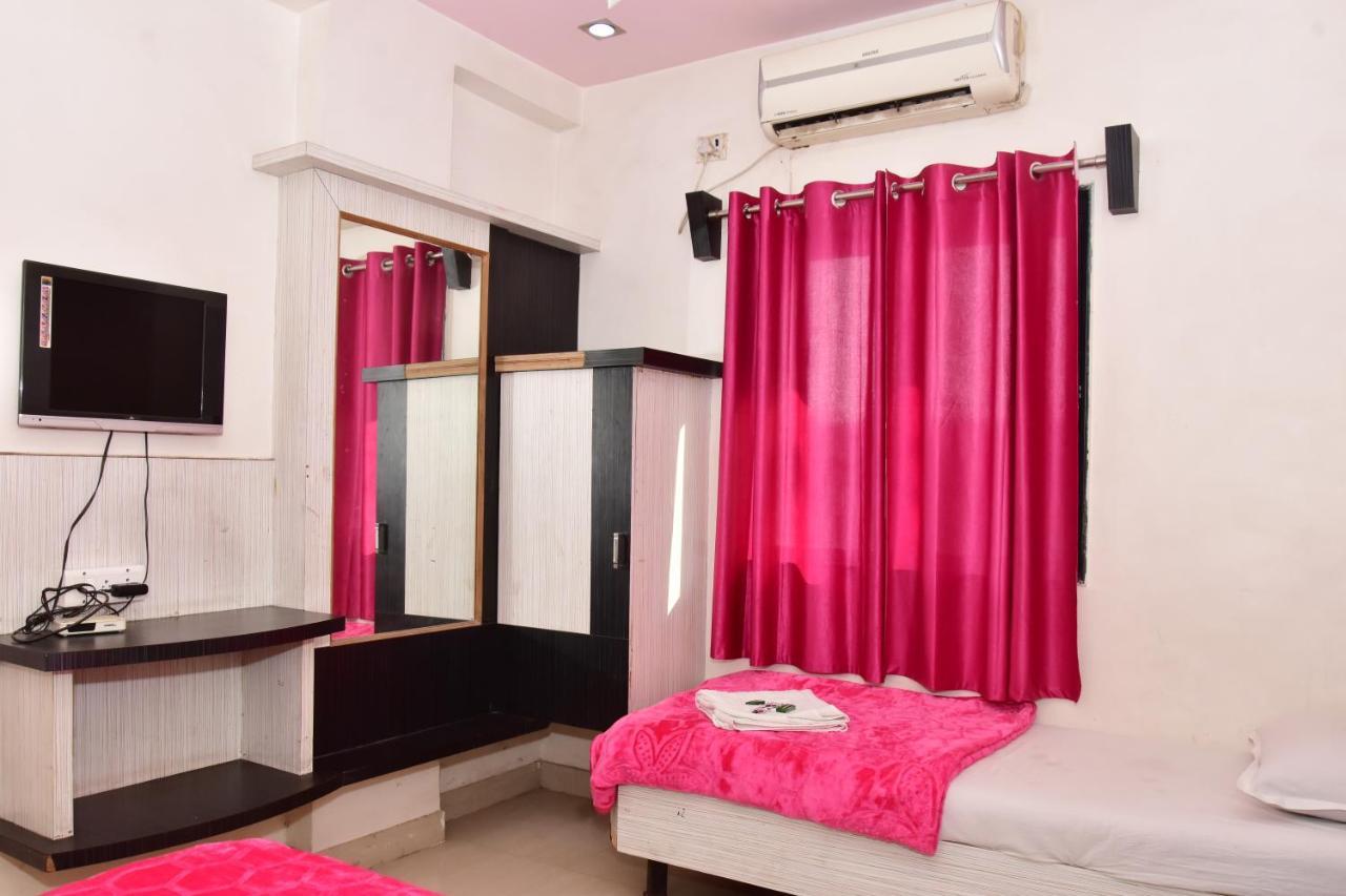 Hotel Temple Sai Shirdi Ngoại thất bức ảnh