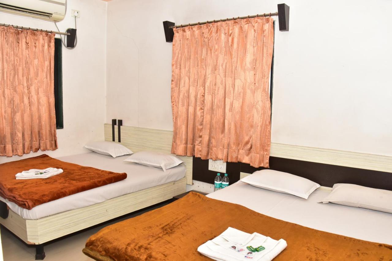 Hotel Temple Sai Shirdi Ngoại thất bức ảnh
