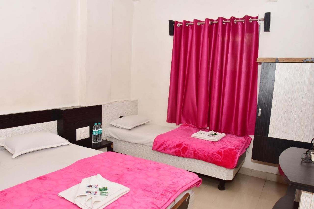 Hotel Temple Sai Shirdi Ngoại thất bức ảnh