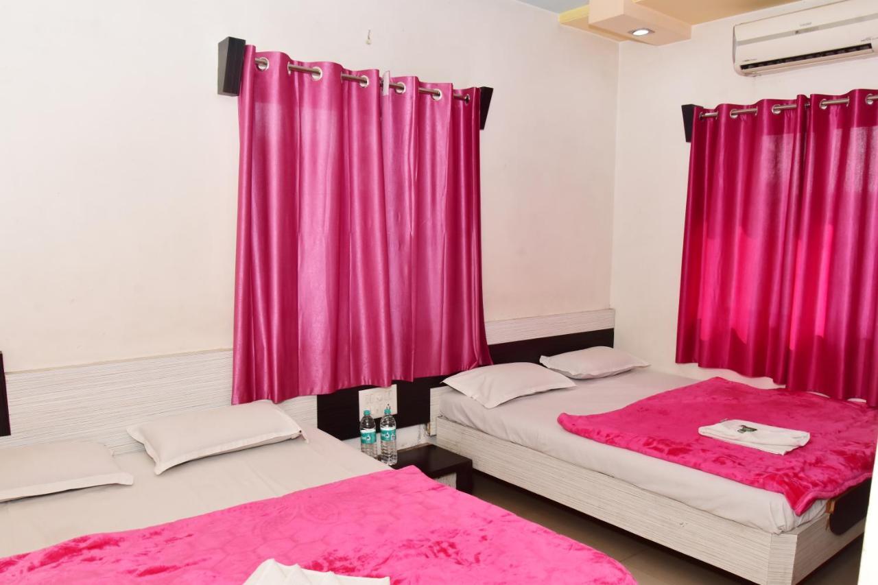 Hotel Temple Sai Shirdi Ngoại thất bức ảnh