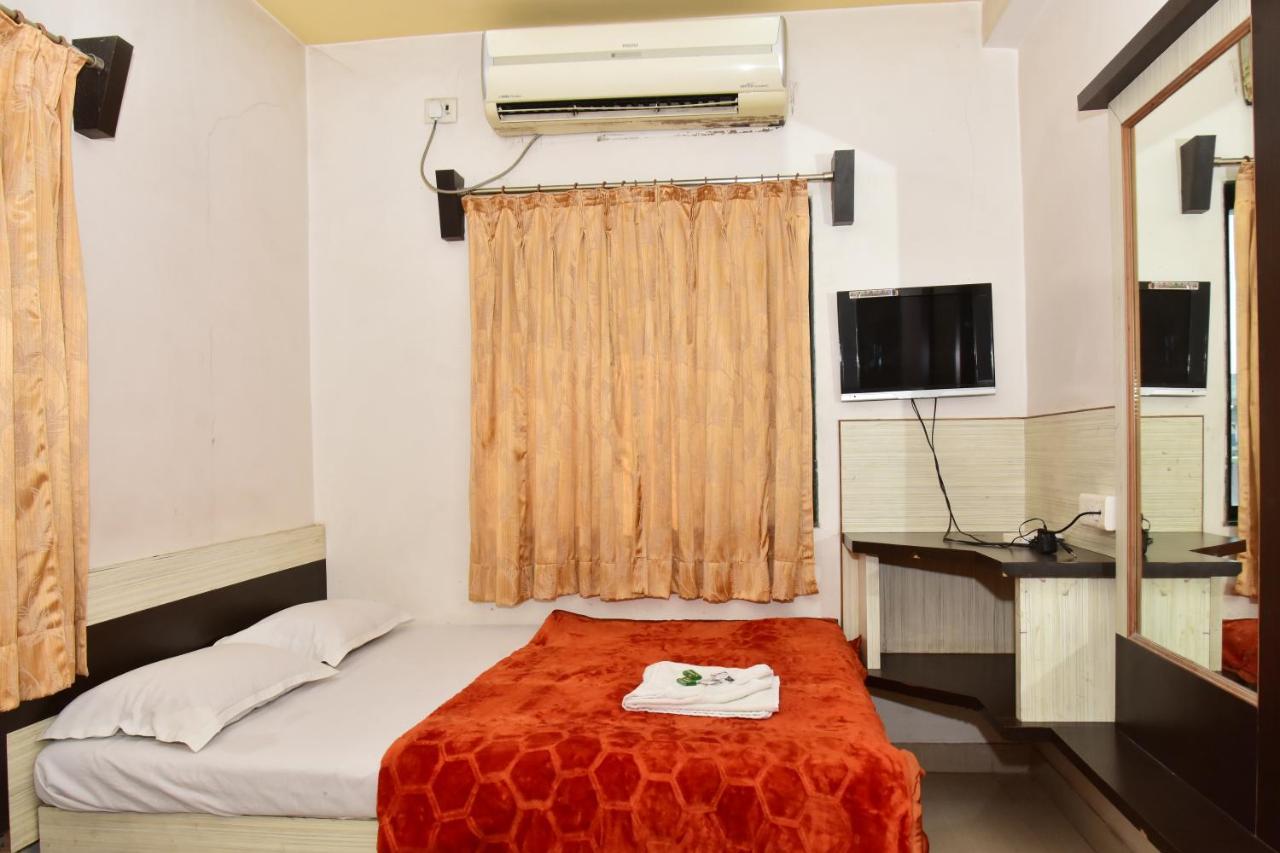 Hotel Temple Sai Shirdi Ngoại thất bức ảnh