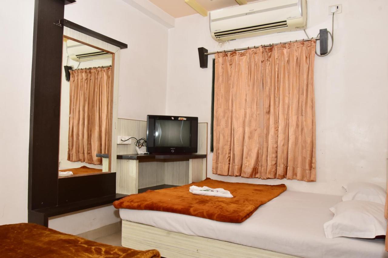 Hotel Temple Sai Shirdi Ngoại thất bức ảnh