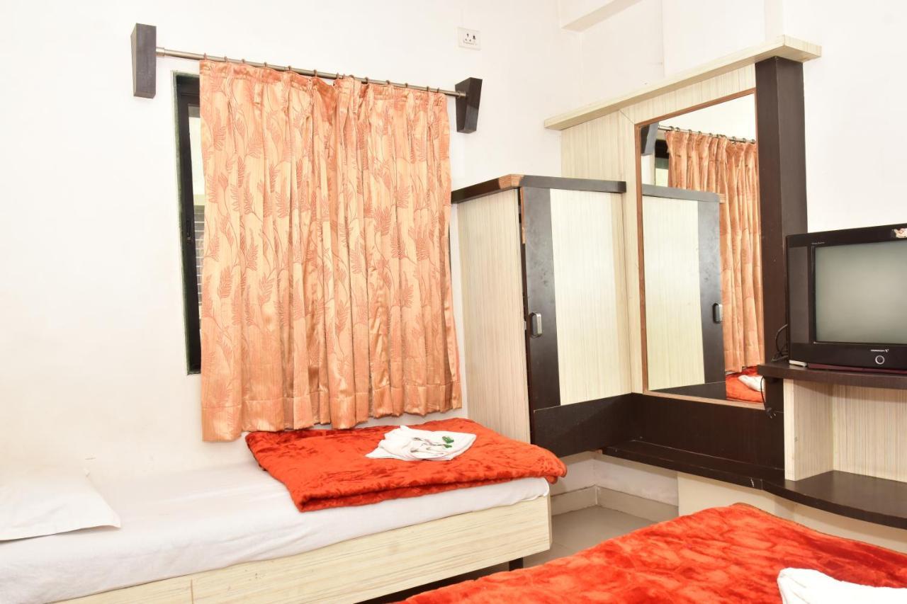 Hotel Temple Sai Shirdi Ngoại thất bức ảnh